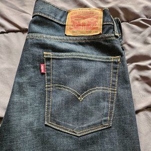 Blue Levi's 513 sz 32/30